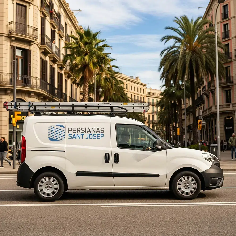 Furgoneta de Persianas Sant Josep circulando por Barcelona - servicio técnico a domicilio